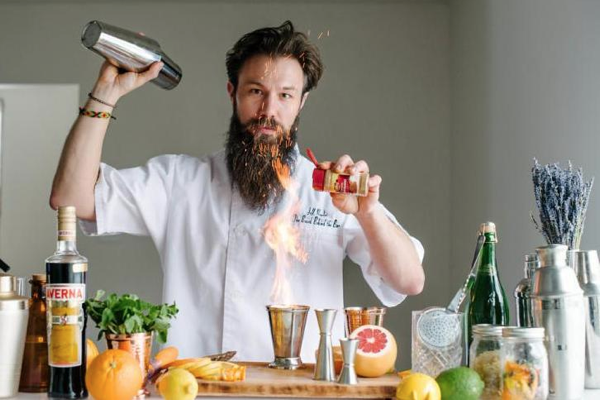 Be a Better Home Bartender – dsm Magazine